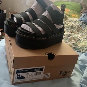 Dr Martens AirWair Blaire Quad sandals 🖤